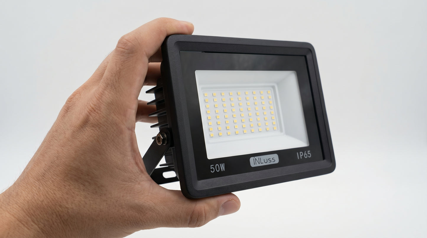 INLuss® Proyector LED 50W | IP65 Exterior | Certificado CE | 5,000 lm | 6500K | Garantía de 3 años